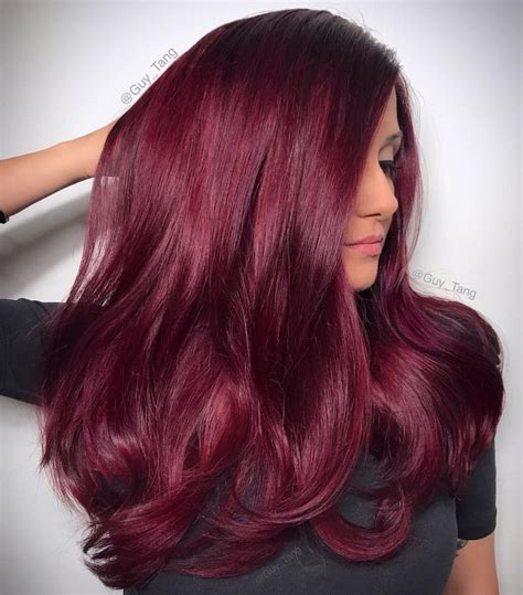 cabello color vino violeta